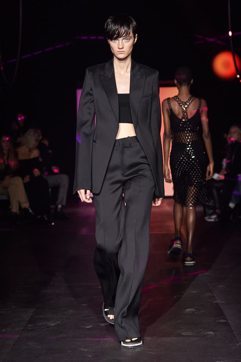 Chloé paris pfw 2023 ss Gabriela Hearst runway show detail