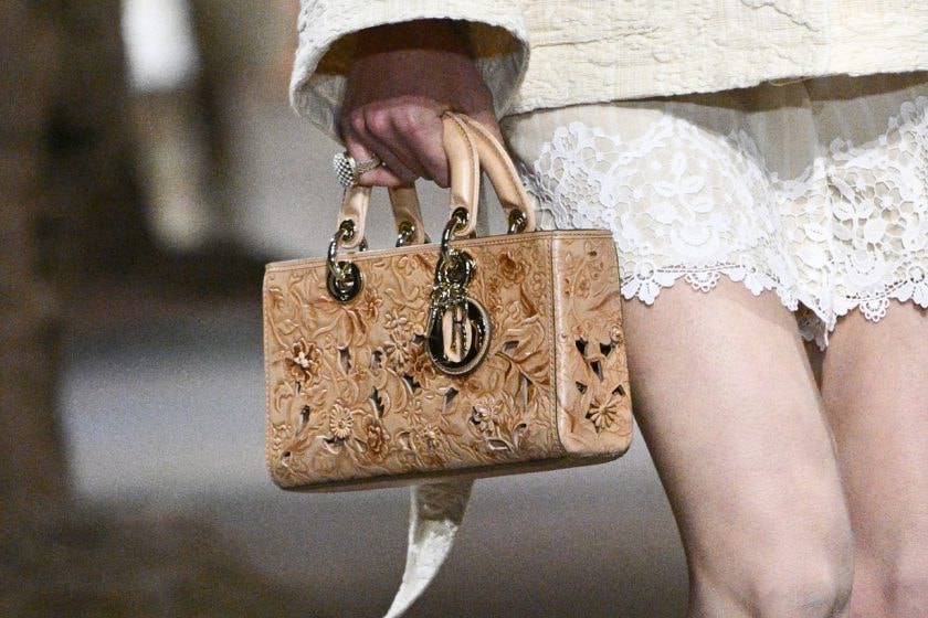 dior handbags 2023 ss paris pfw detail runway show