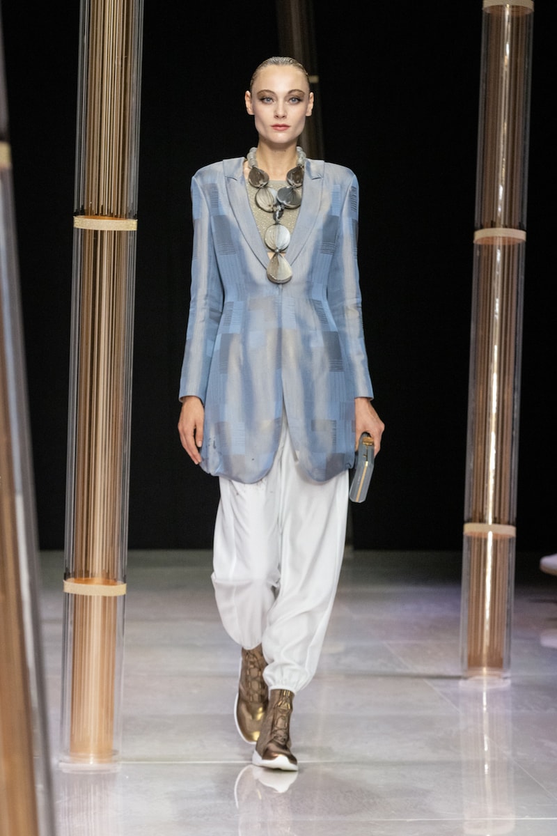 Giorgio Armani milan mfw 2022 ss runway