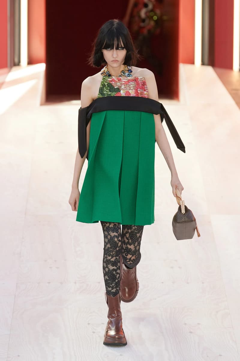 louis vuitton paris pfw runway show detail