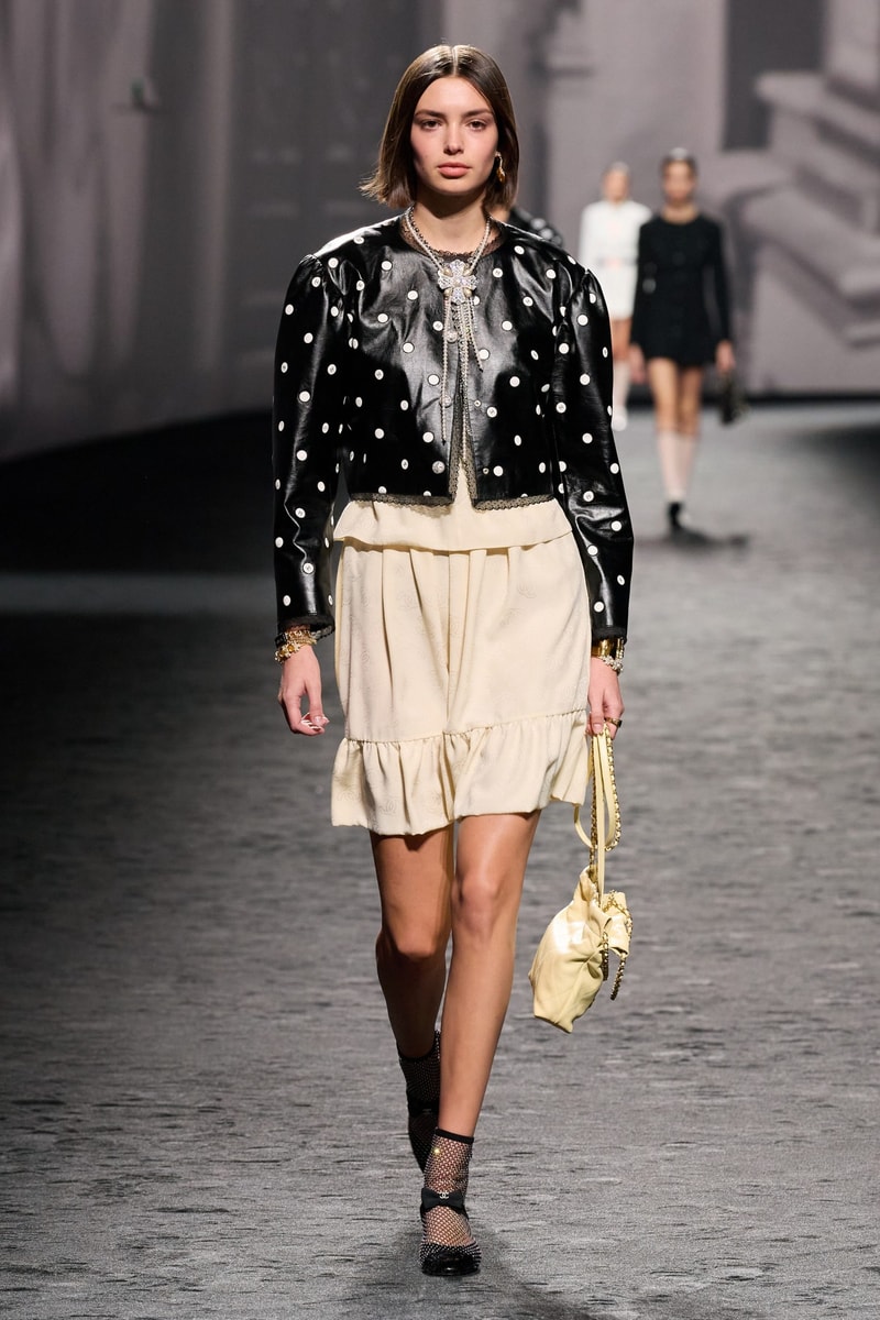 chanel 2023ss runway fashion show pfw