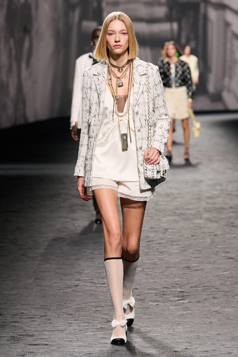 chanel 2023ss runway fashion show pfw