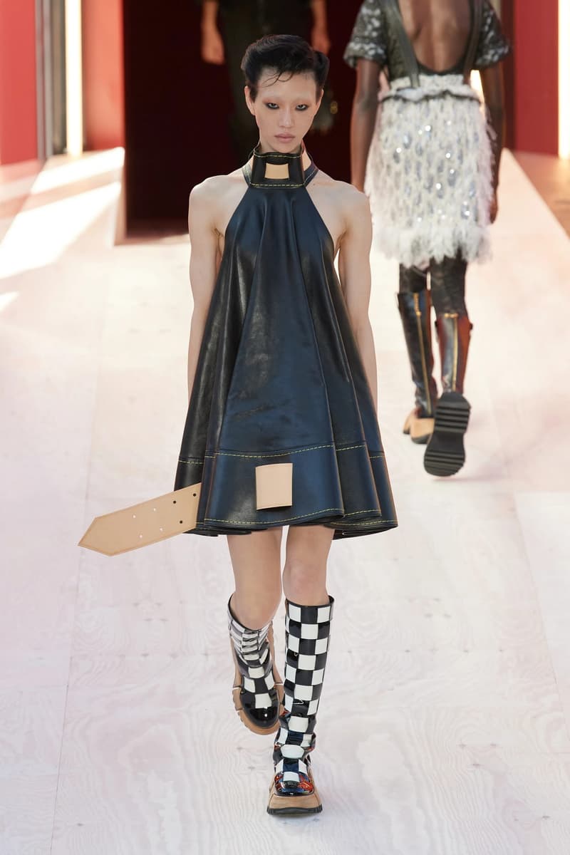 louis vuitton paris pfw runway show detail