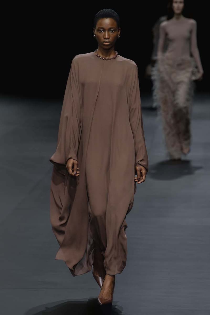 valentino paris pfw fashion week 23 ss detail concept