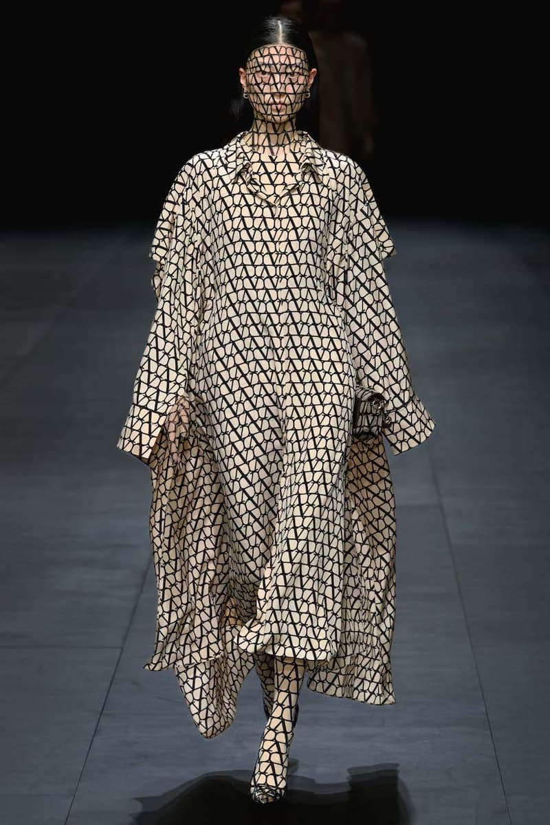 valentino paris pfw fashion week 23 ss detail concept
