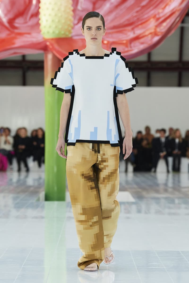 loewe 2023ss runway show pfw