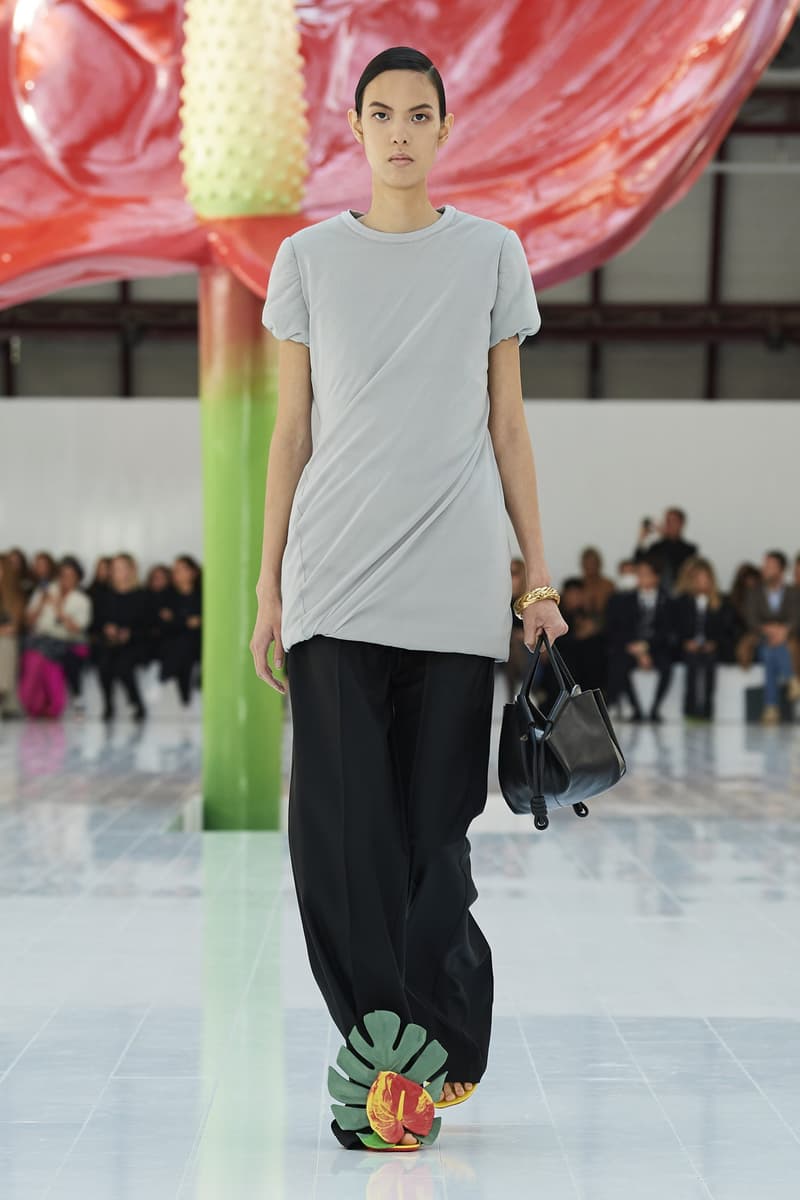 loewe 2023ss runway show pfw