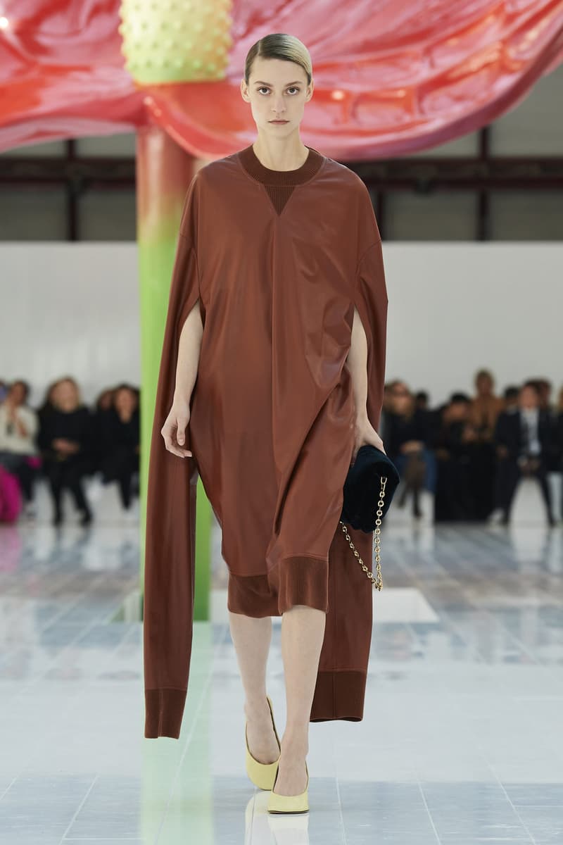 loewe 2023ss runway show pfw