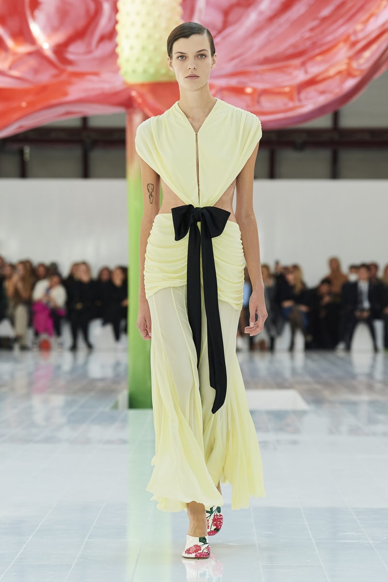 loewe 2023ss runway show pfw