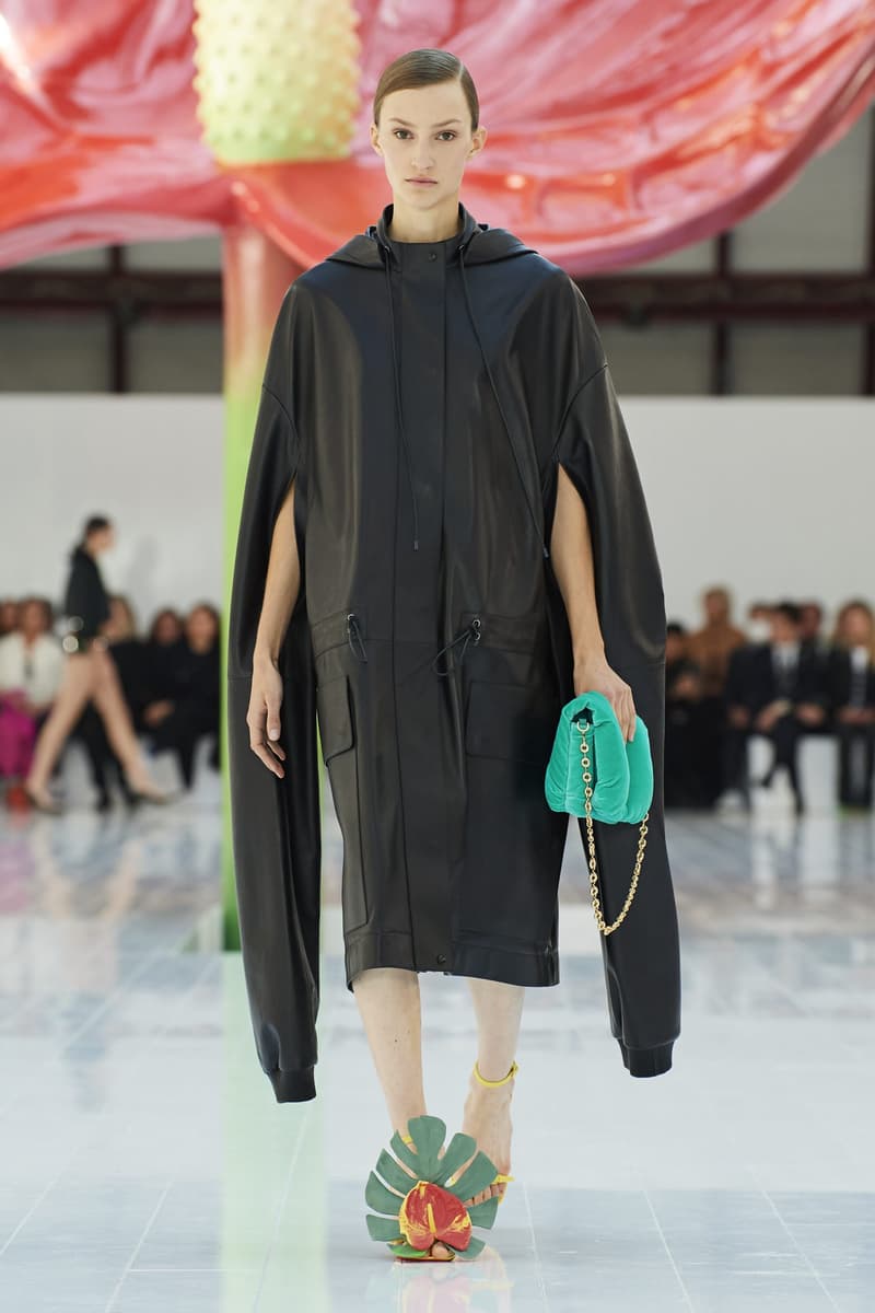 loewe 2023ss runway show pfw