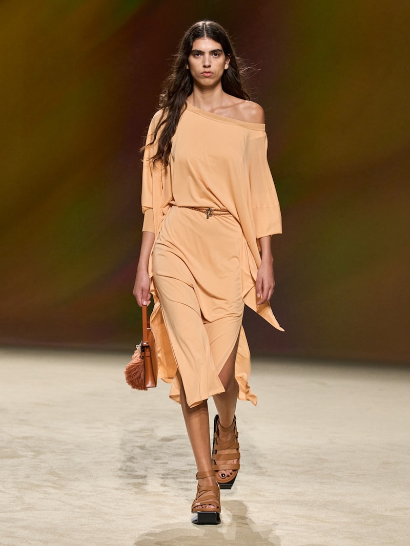 Hermès paris pfw Nadège Vanhee-Cybulski runway fahsion week detail bags