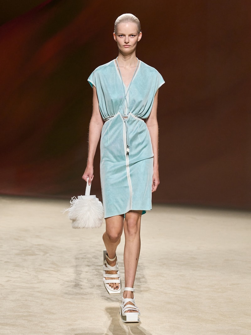 Hermès paris pfw Nadège Vanhee-Cybulski runway fahsion week detail bags