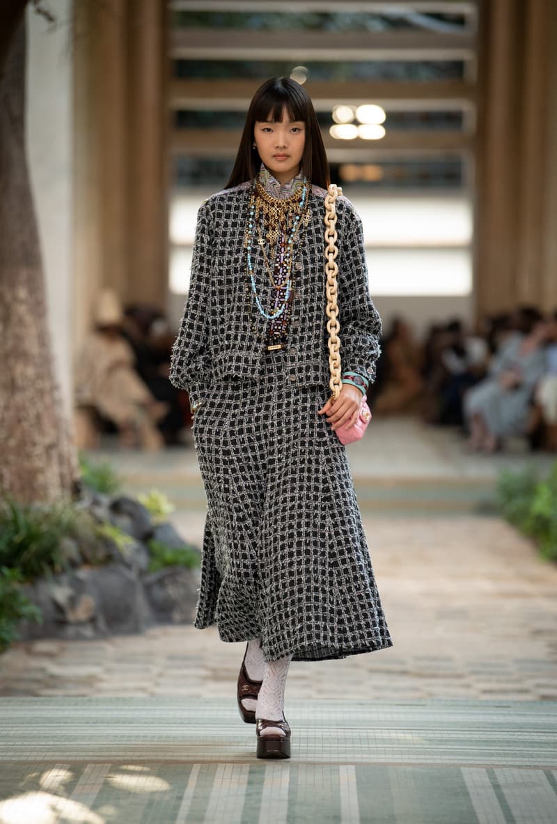 CHANEL 2023 Métiers d’art 工坊大秀，創意總監 Virginie Viard 重啟 70 復古年代！