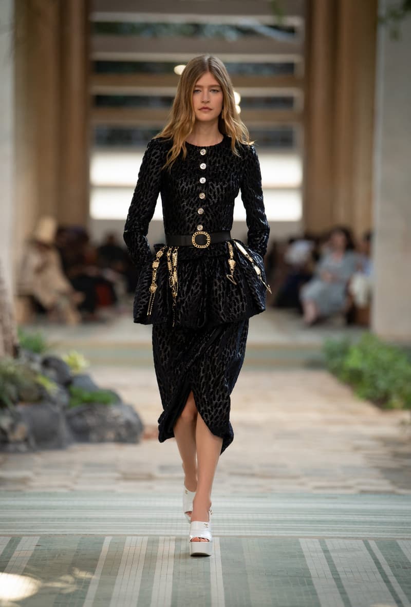 CHANEL 2023 Métiers d’art 工坊大秀，創意總監 Virginie Viard 重啟 70 復古年代！