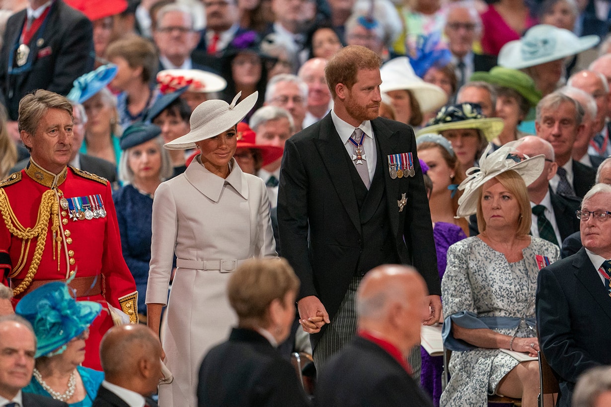 《Harry & Meghan》首三集:7 件被揭開的皇室秘辛,求婚細節、Meghan 穿裸色服裝原因......