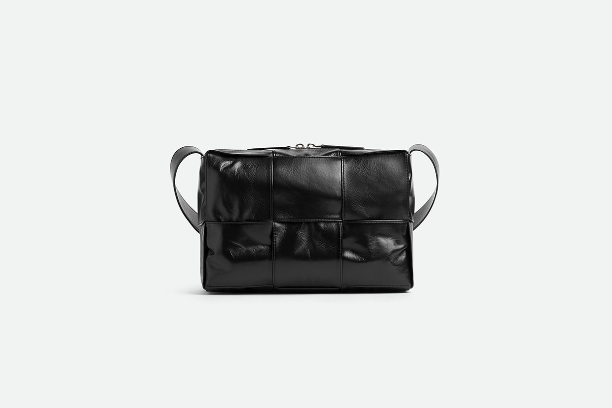Bottega Veneta 的新春之美:8 款限定手袋,揹上過個極簡低調的新年!