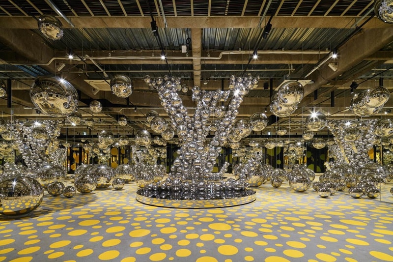 Louis Vuitton x Yayoi Kusama pop up store japan