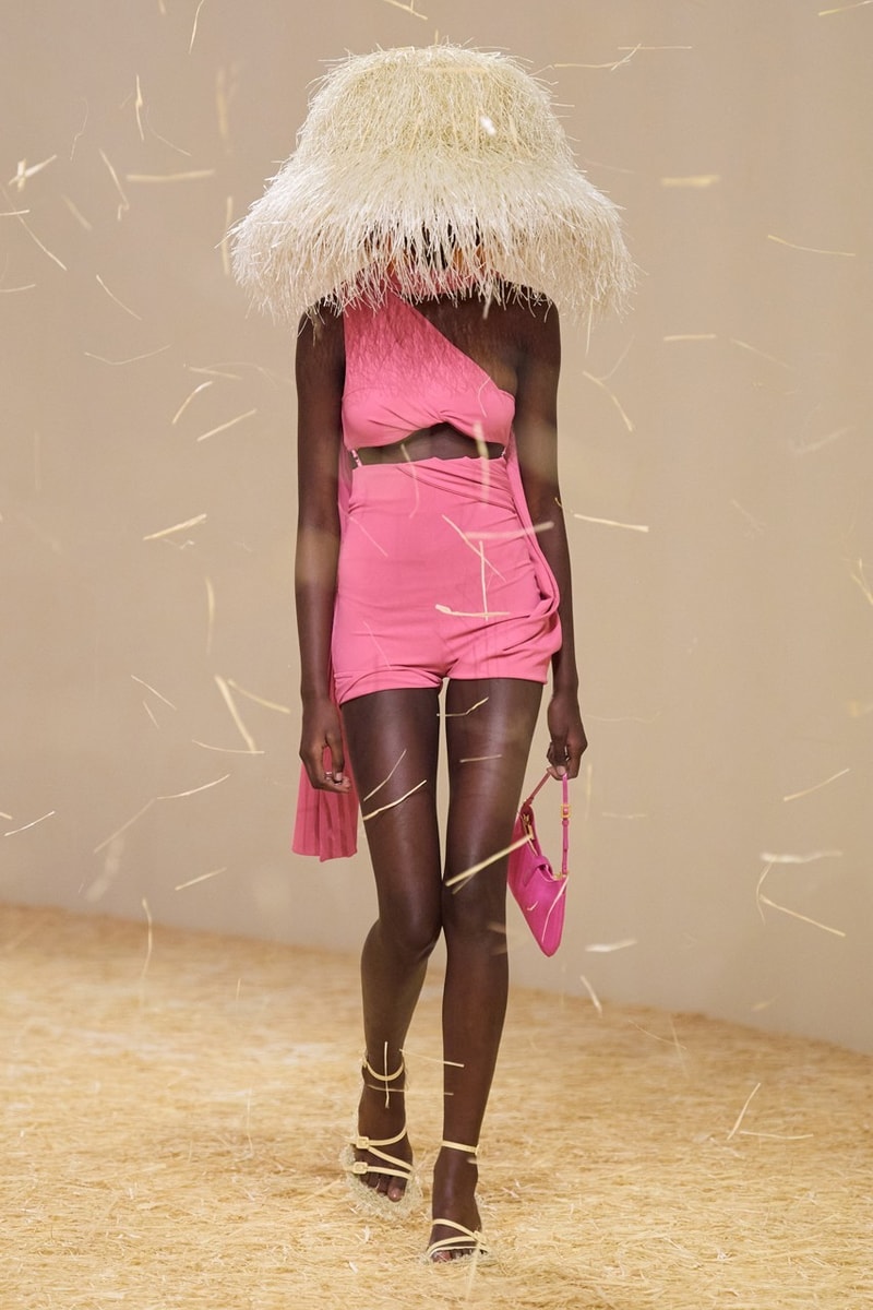 Jacquemus 重返巴黎：不只法式大草帽，「Le Raphia」大秀全新手袋登場！