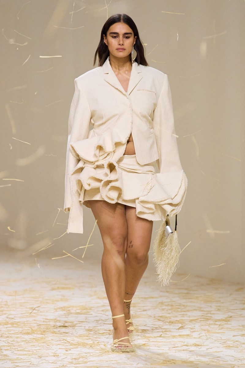 Jacquemus 重返巴黎：不只法式大草帽，「Le Raphia」大秀全新手袋登場！