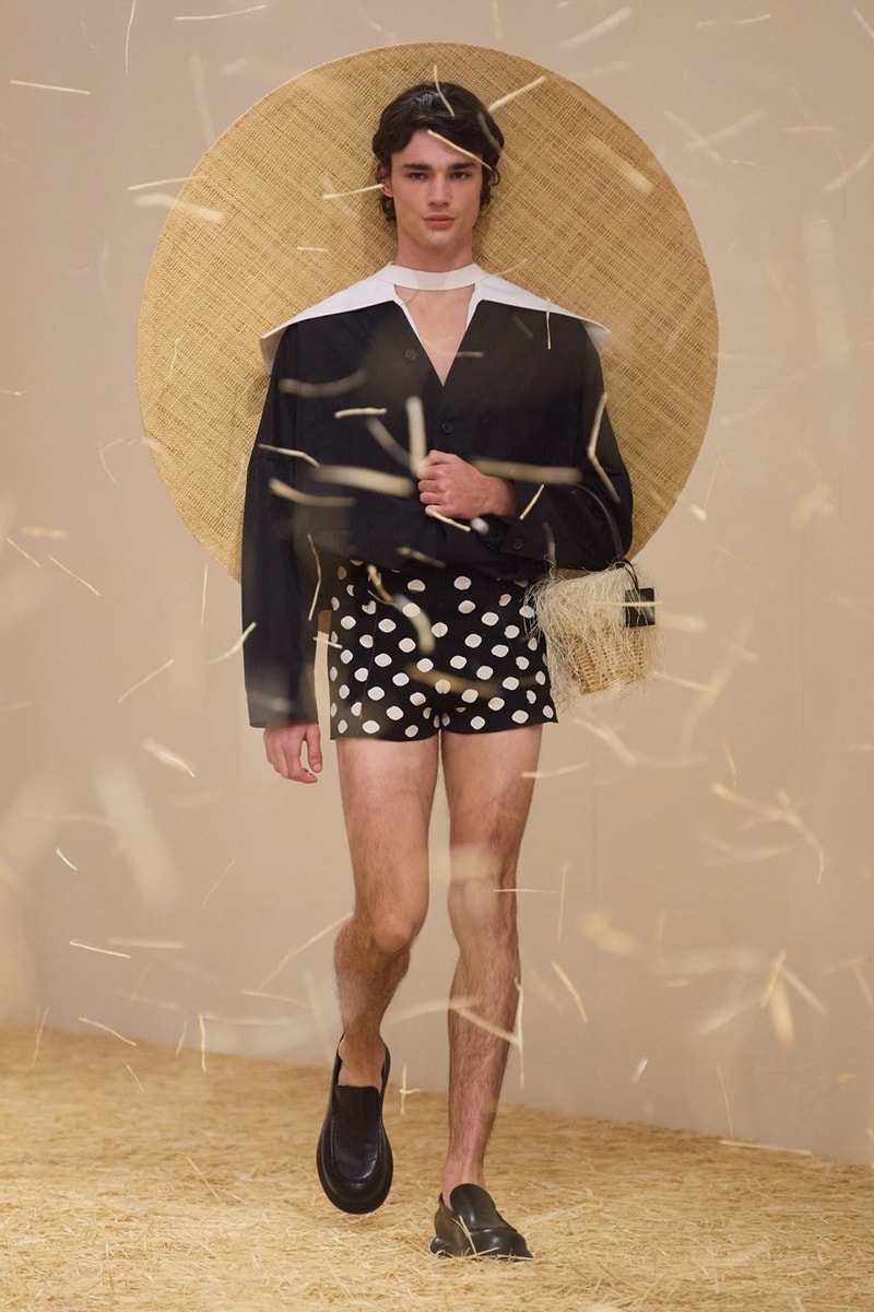 Jacquemus 重返巴黎：不只法式大草帽，「Le Raphia」大秀全新手袋登場！