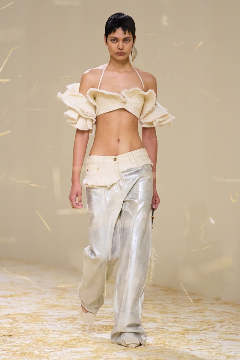 Jacquemus 重返巴黎：不只法式大草帽，「Le Raphia」大秀全新手袋登場！