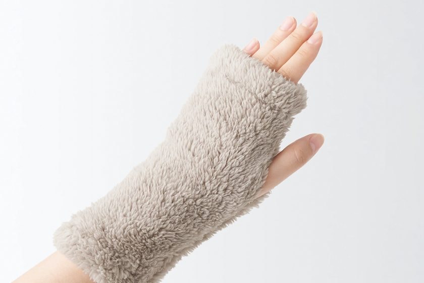 muji oversleeve furry accessory warm y2k gloves