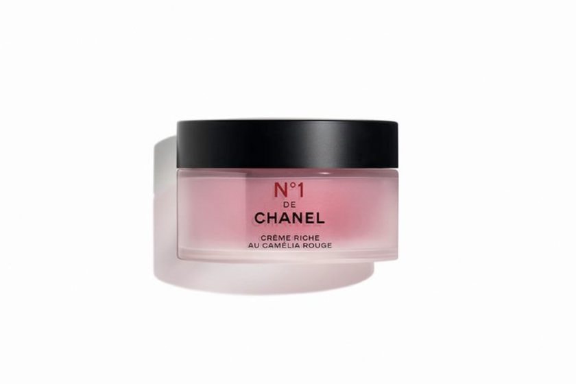 chanel beauty N°1 de REVITALIZING CREAM ROUGE ALLURE VELVET 2023 jan unboxing new color texture