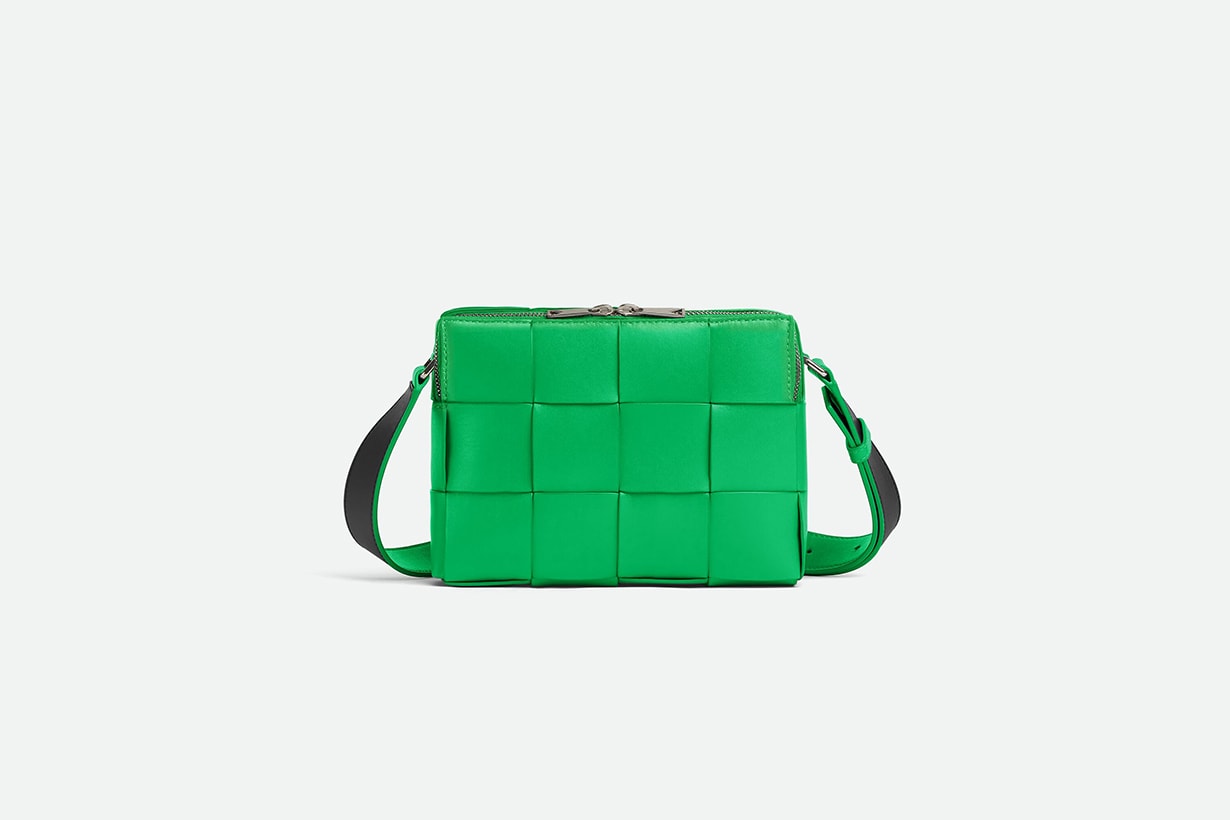 Bottega Veneta 的新春之美:8 款限定手袋,揹上過個極簡低調的新年!