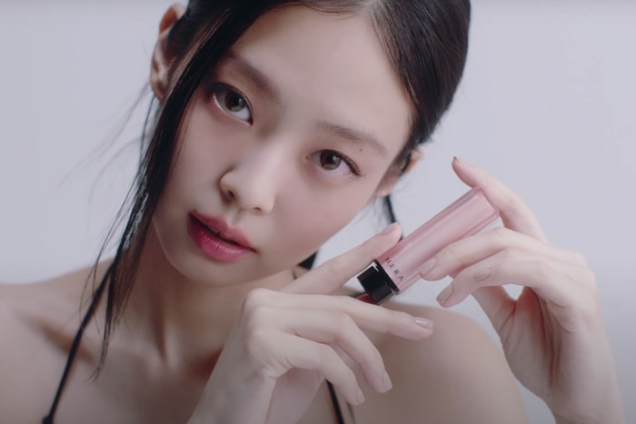 絕美新廣告:原來 Jennie 唇上被問翻的 HERA 唇彩色號你也能駕馭!