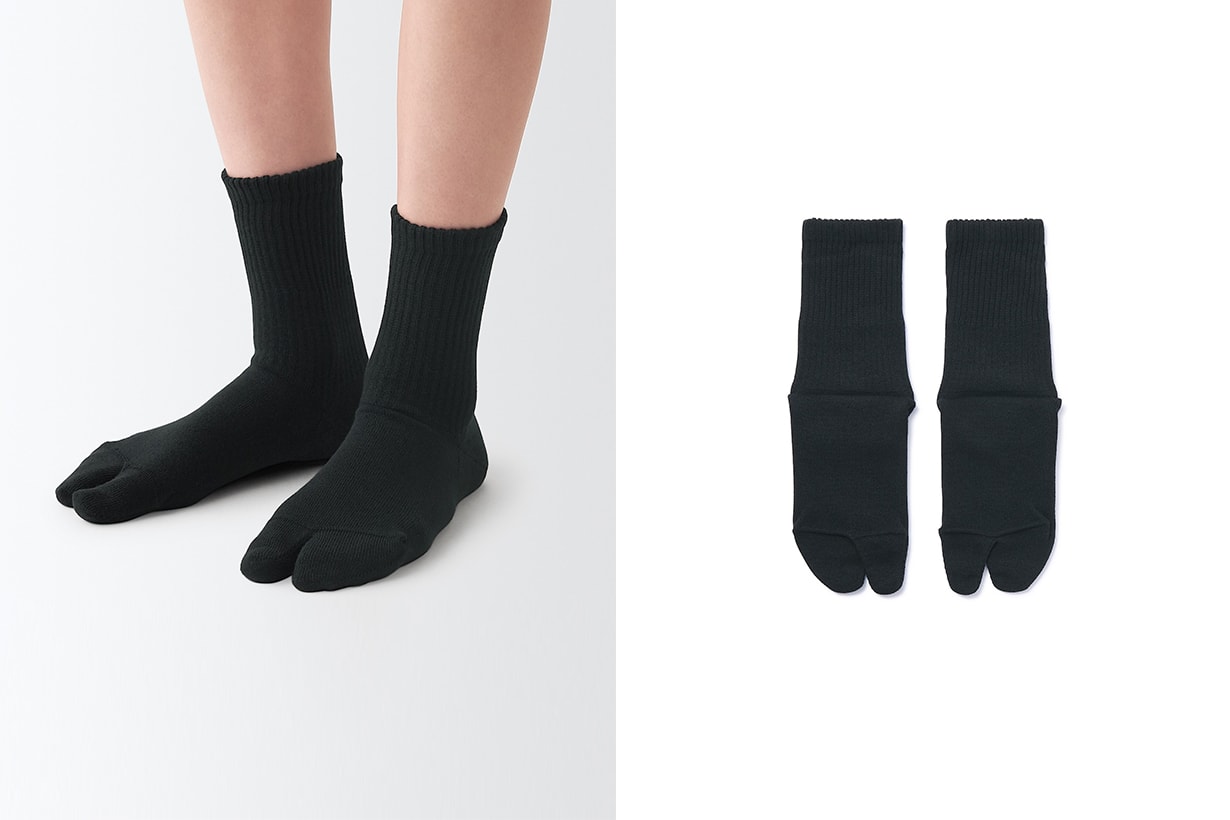 MUJI Two toe socks White Black