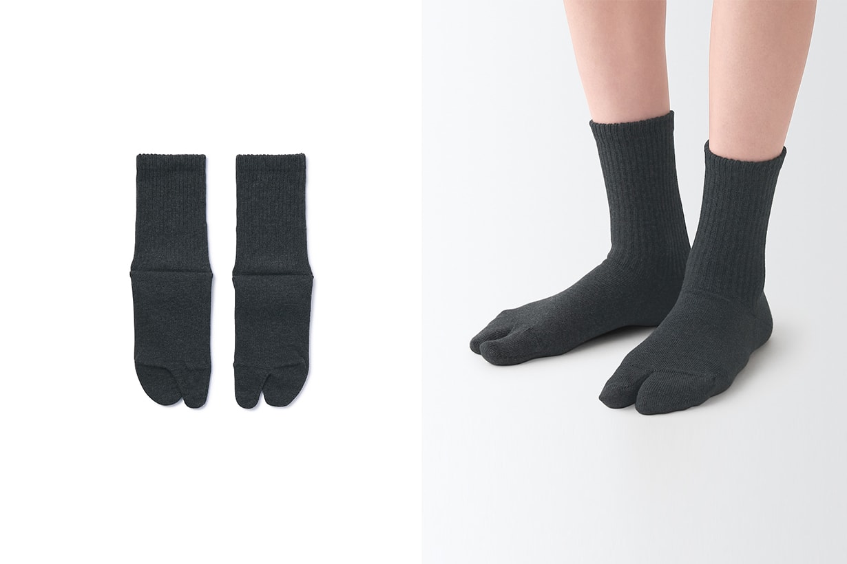 MUJI Two toe socks White Black
