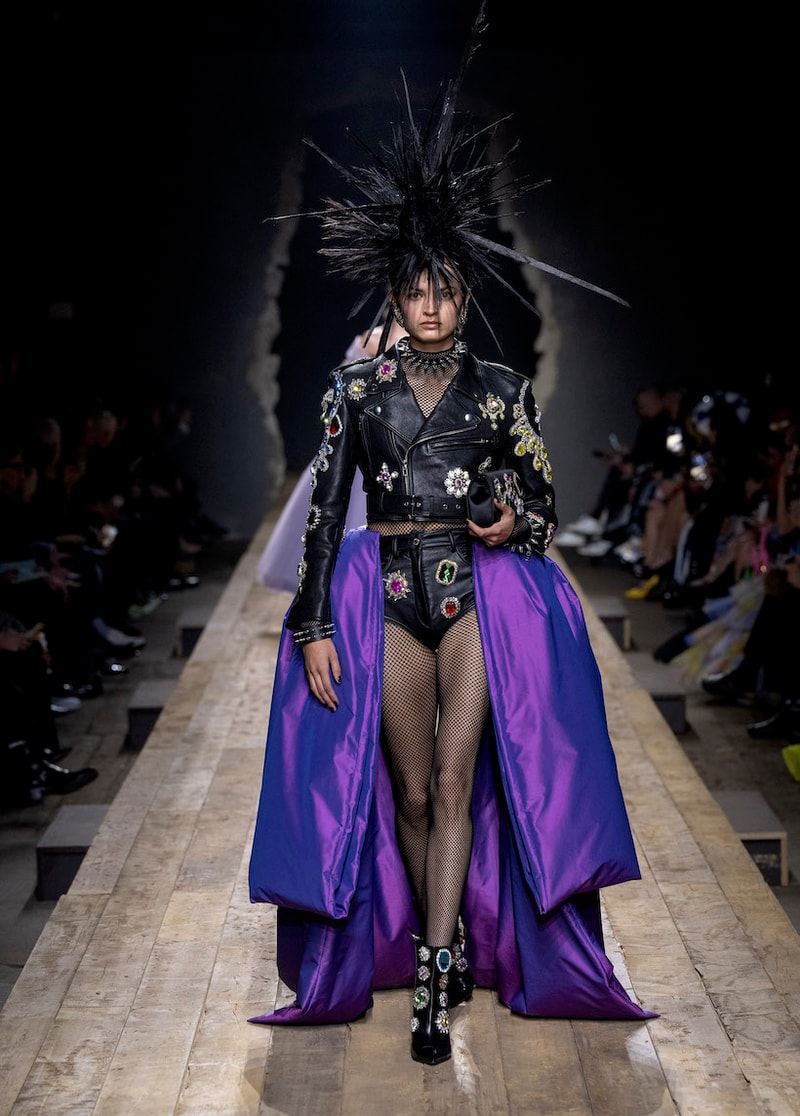 moschino milan fashion week 2023 fw details looks