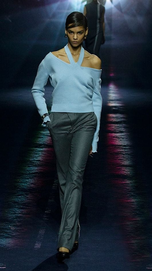 Fendi 2023fw fashion show runway
