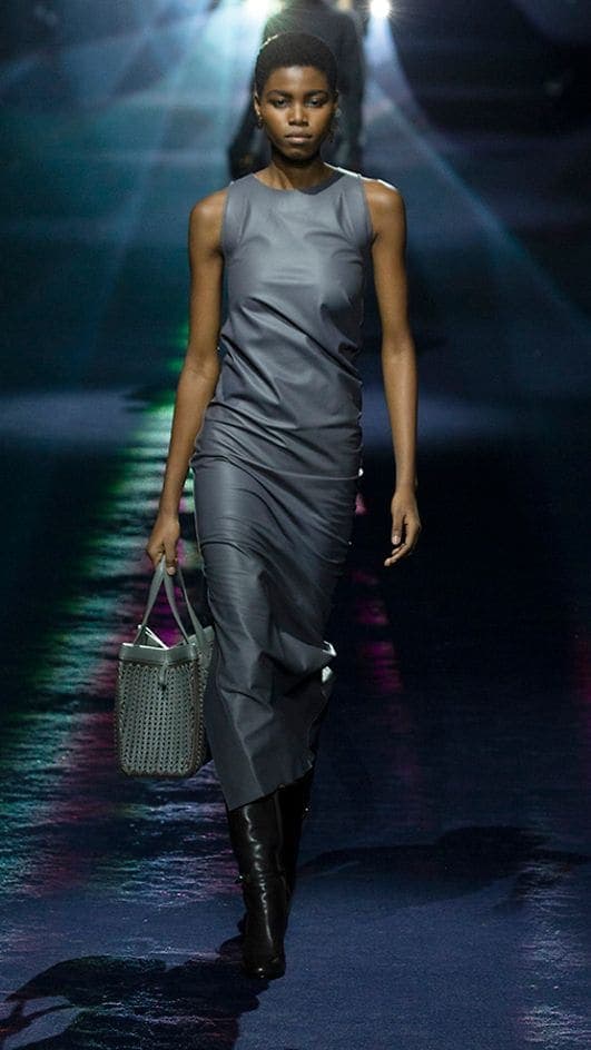 Fendi 2023fw fashion show runway