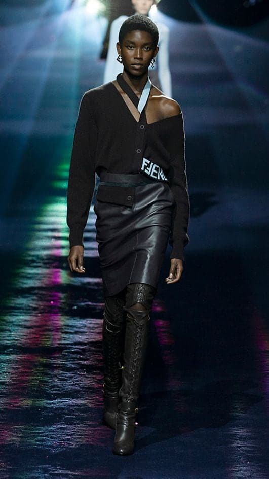 Fendi 2023fw fashion show runway