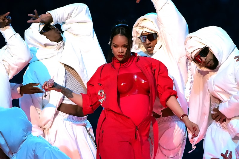 Rihanna Super Bowl ASAP Rocky 超級盃 Maison Alaia Loewe MM6 Maison Margiela Salomon Messika Jewelry