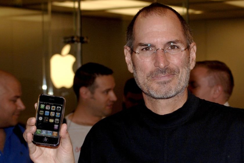 apple iphone first auction over 60,000 us dollar steve jobs packed