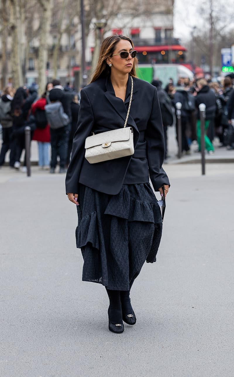 Streetsnaps Paris Fashion Week Street Style 2023 fw Spring Outfit