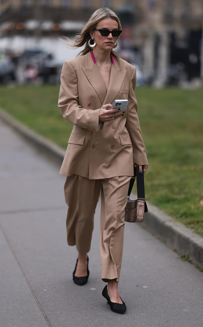 Streetsnaps Paris Fashion Week Street Style 2023 fw Spring Outfit