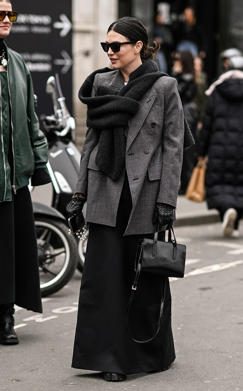 Streetsnaps Paris Fashion Week Street Style 2023 fw Spring Outfit