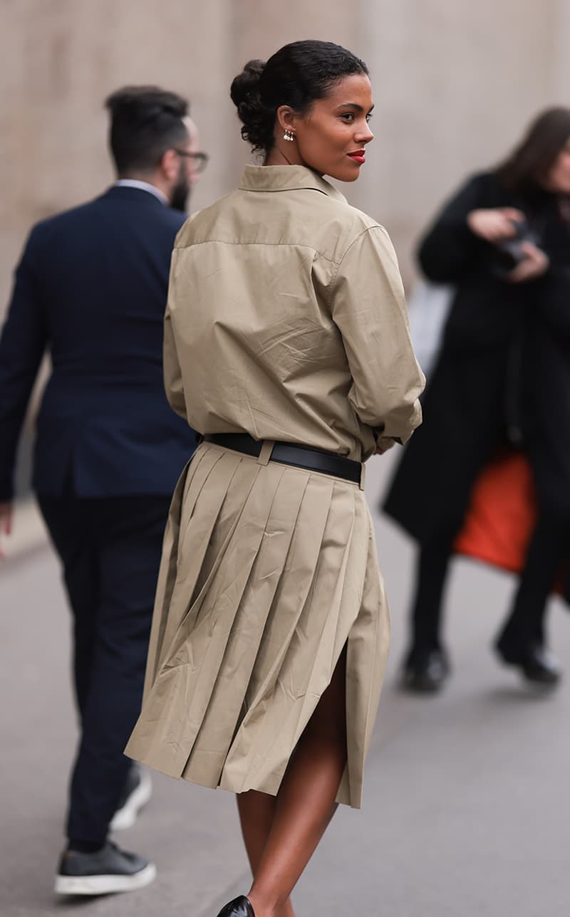 Streetsnaps Paris Fashion Week Street Style 2023 fw Spring Outfit