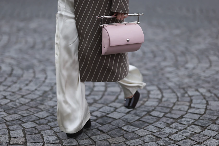 Streetsnaps Paris Fashion Week Street Style 2023 fw Spring Outfit