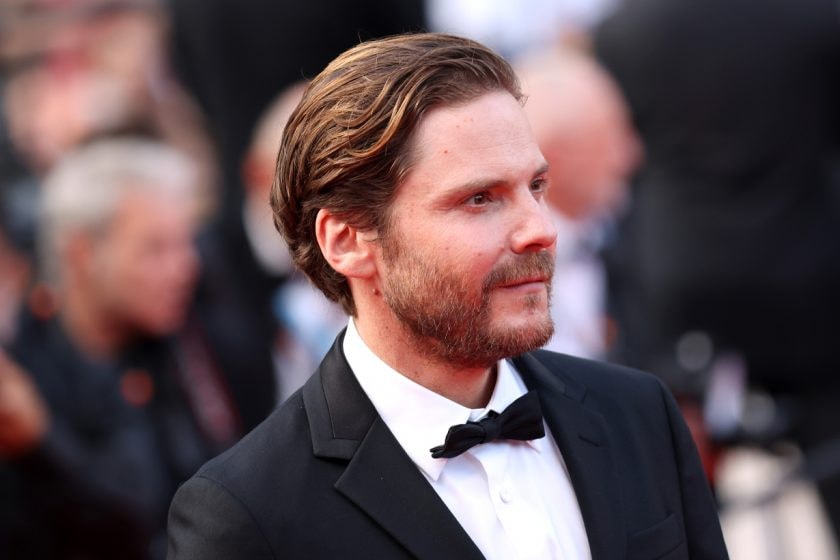 Kaiser Karl lagerfeld disney+ Daniel Brühl about tv show