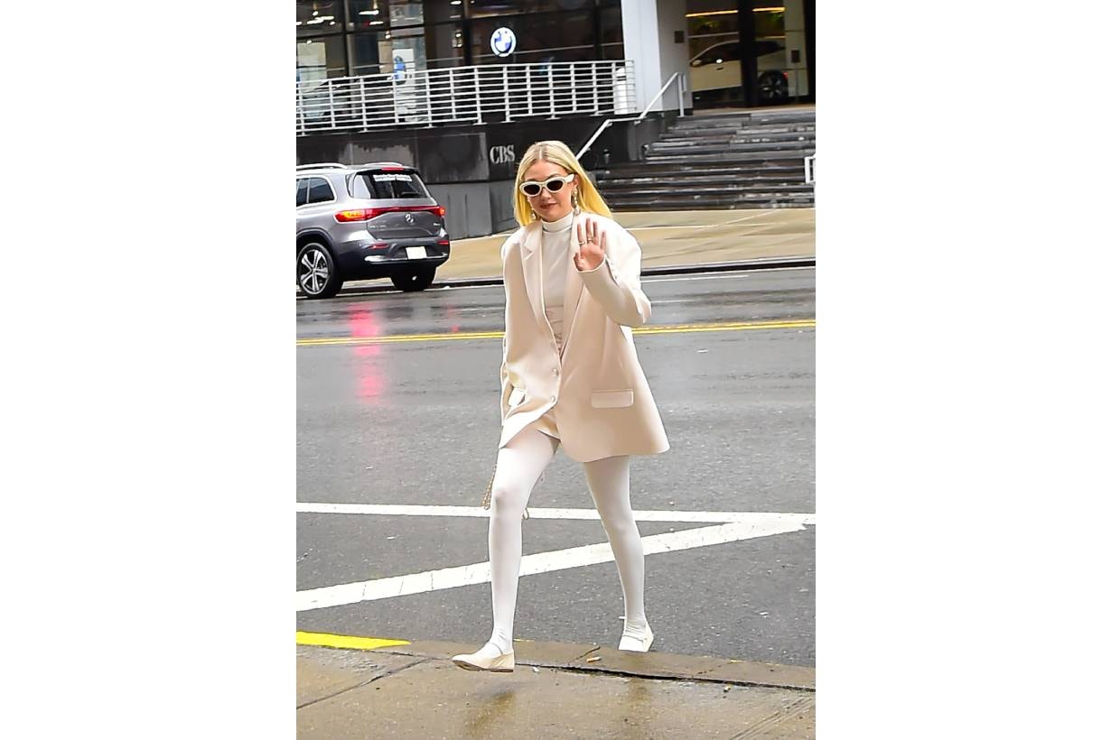 Sunglasses 太陽眼鏡 GUCCI Valentino Balmain Chloe Gentle Monster PUYI Gigi Hadid Bella Hadid Anne Hathaway Dua Lipa Taylor Swift Angelina Jolie Hailey Bieber