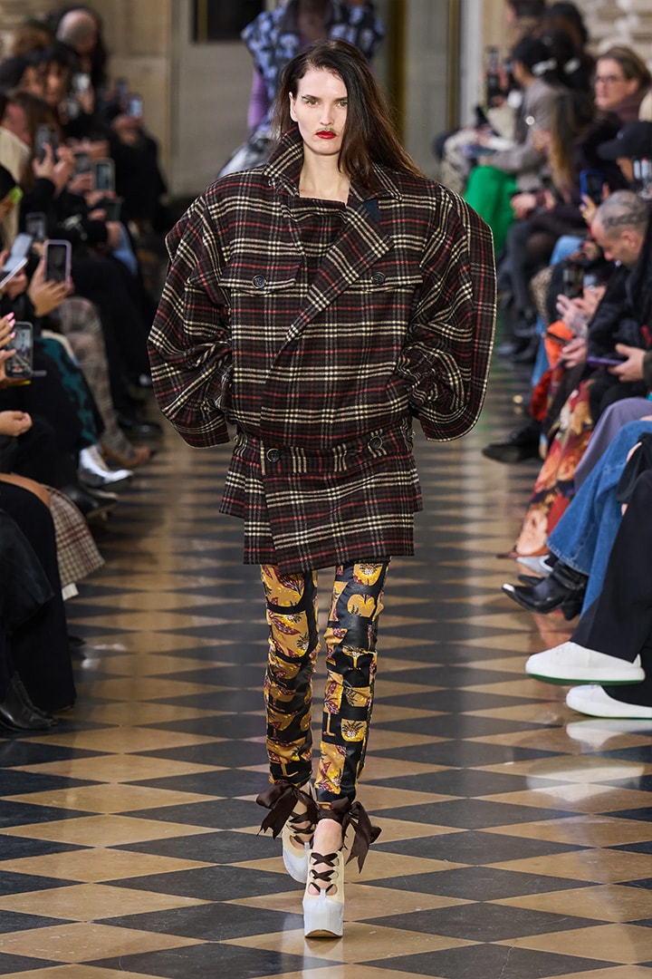 vivienne-westwood-fw23-fashion-show