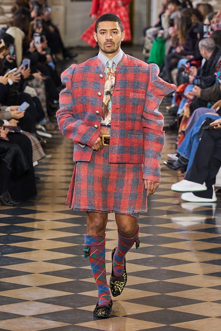 vivienne-westwood-fw23-fashion-show