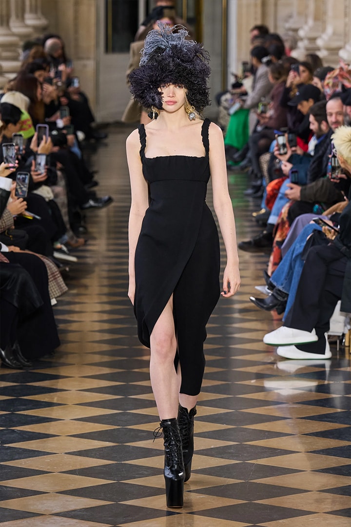 vivienne-westwood-fw23-fashion-show
