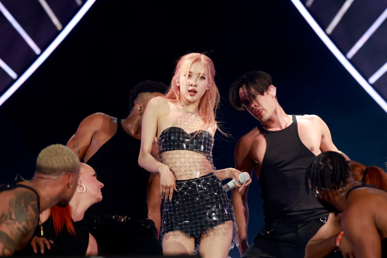 繼 Dolce & Gabbana 後,BLACKPINK 在 Coachella 一同穿上「它」美炸舞台!