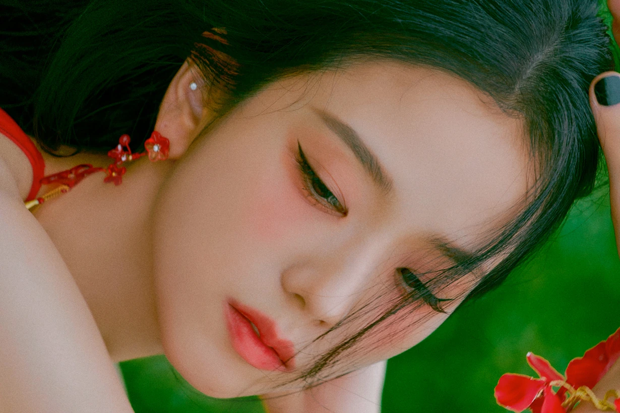 jisoo mv flower make up product details dior all