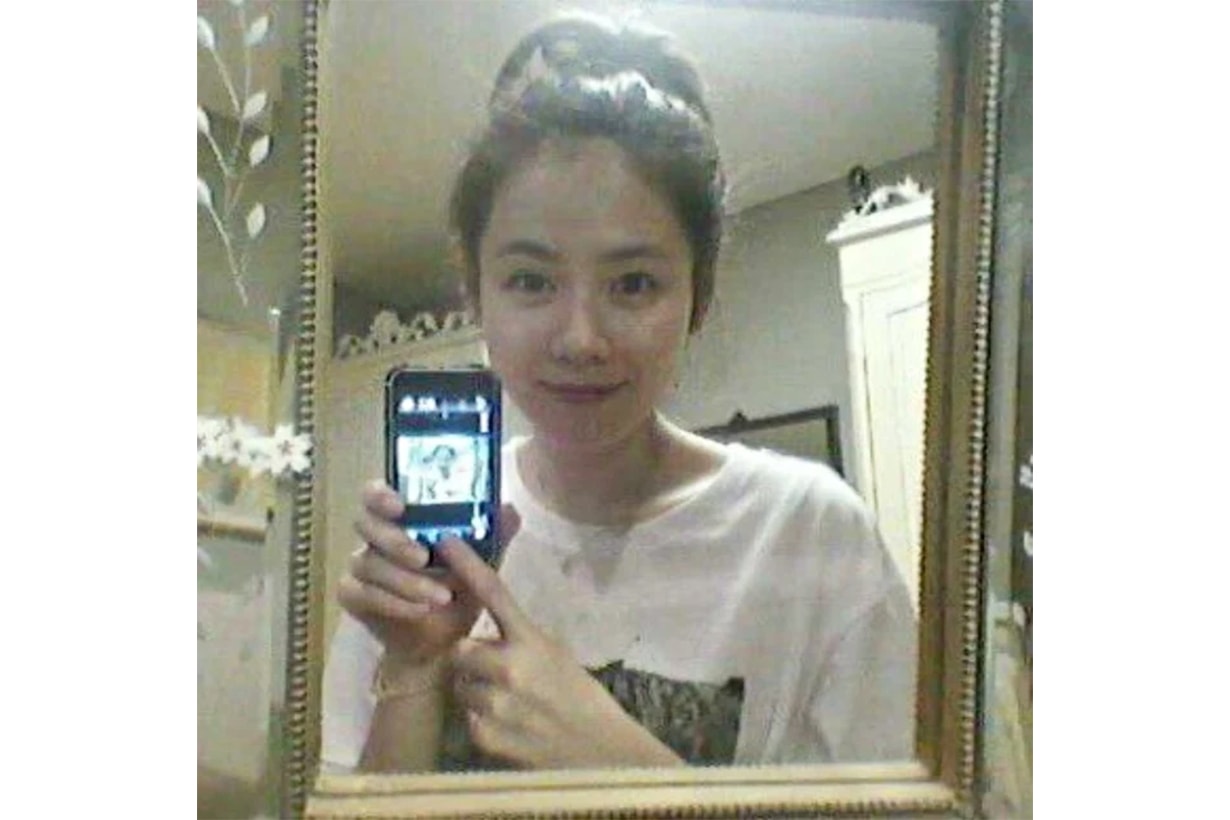 korean celebrities idols inception style mirror selfies trend 2023